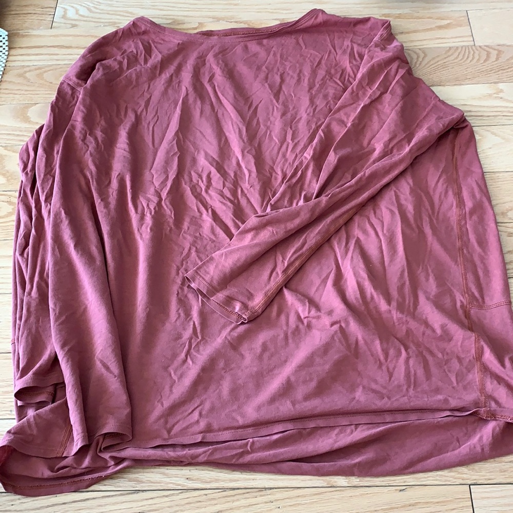 Lululemon back in action long sleeve